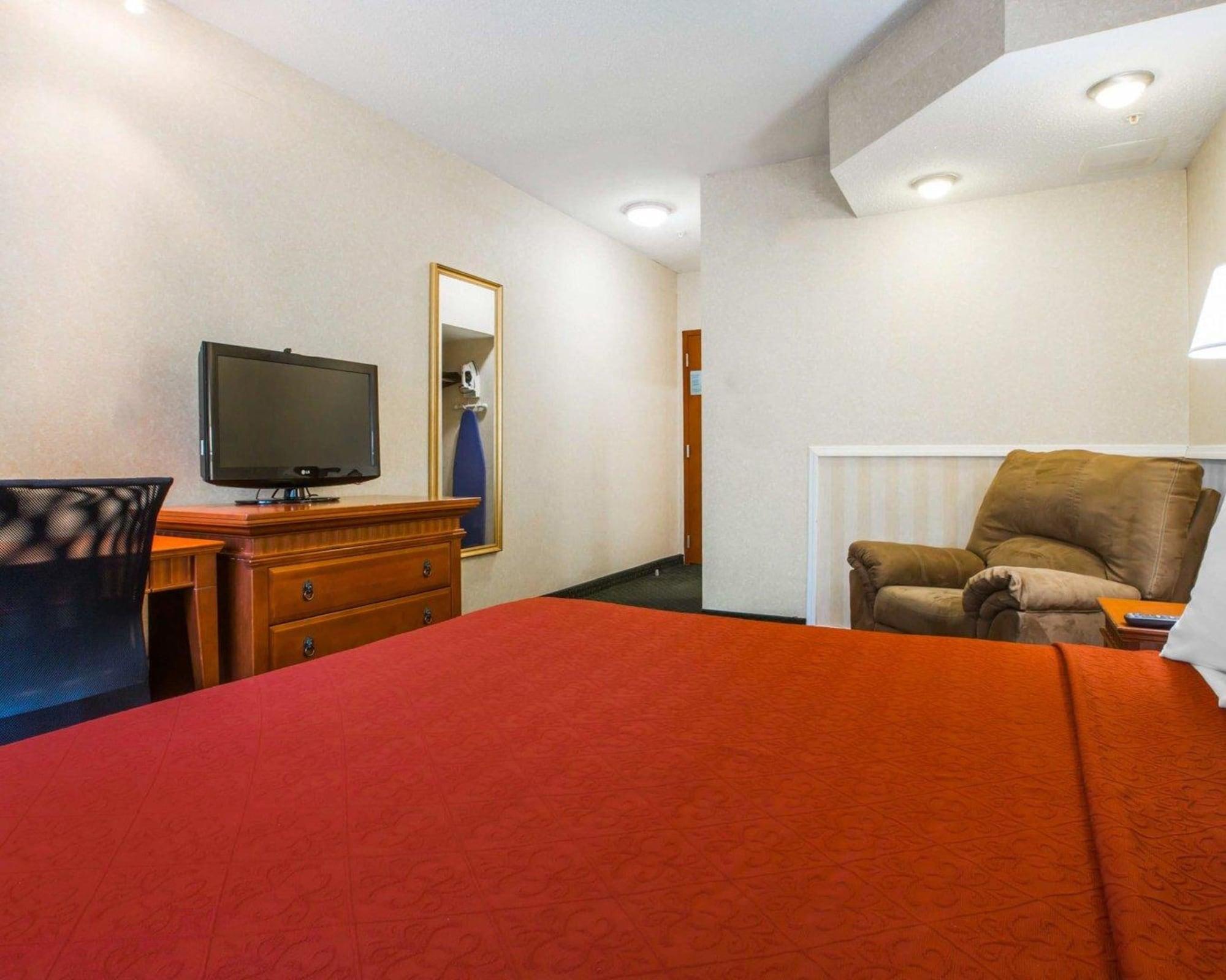 Econo Lodge Glens Falls - Lake George Экстерьер фото