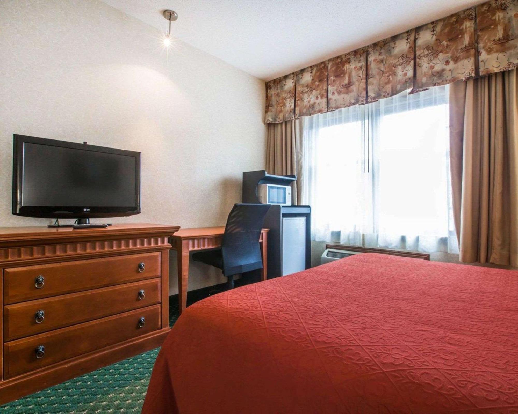 Econo Lodge Glens Falls - Lake George Экстерьер фото