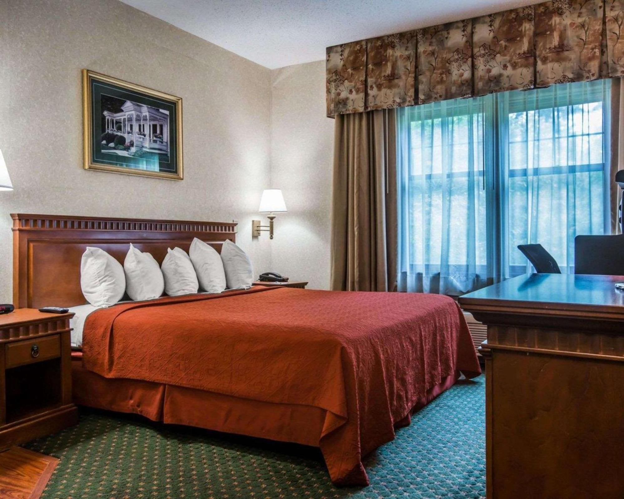 Econo Lodge Glens Falls - Lake George Экстерьер фото