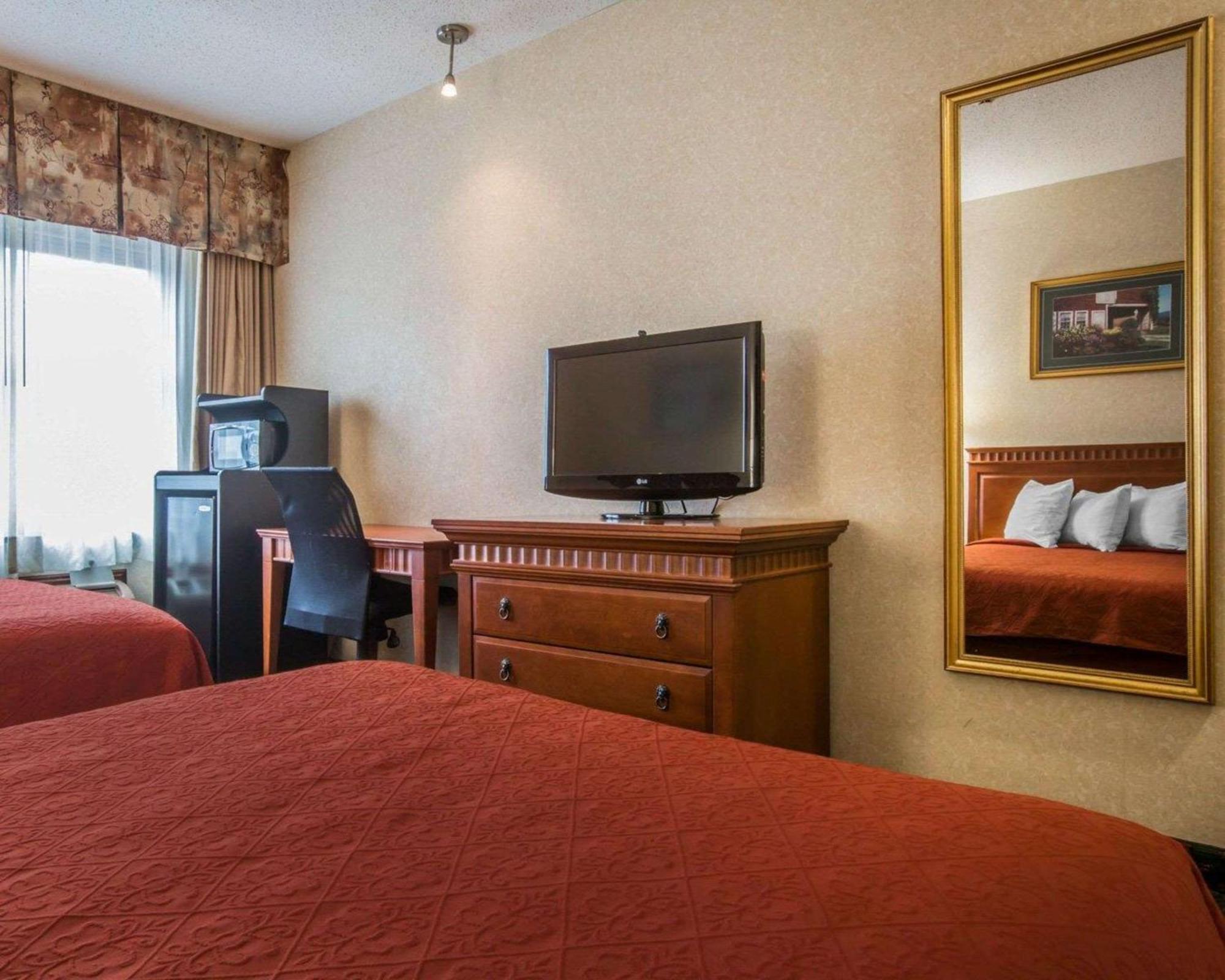 Econo Lodge Glens Falls - Lake George Экстерьер фото