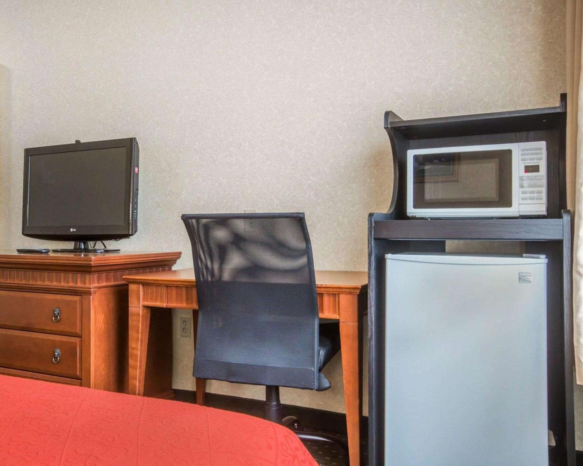 Econo Lodge Glens Falls - Lake George Экстерьер фото