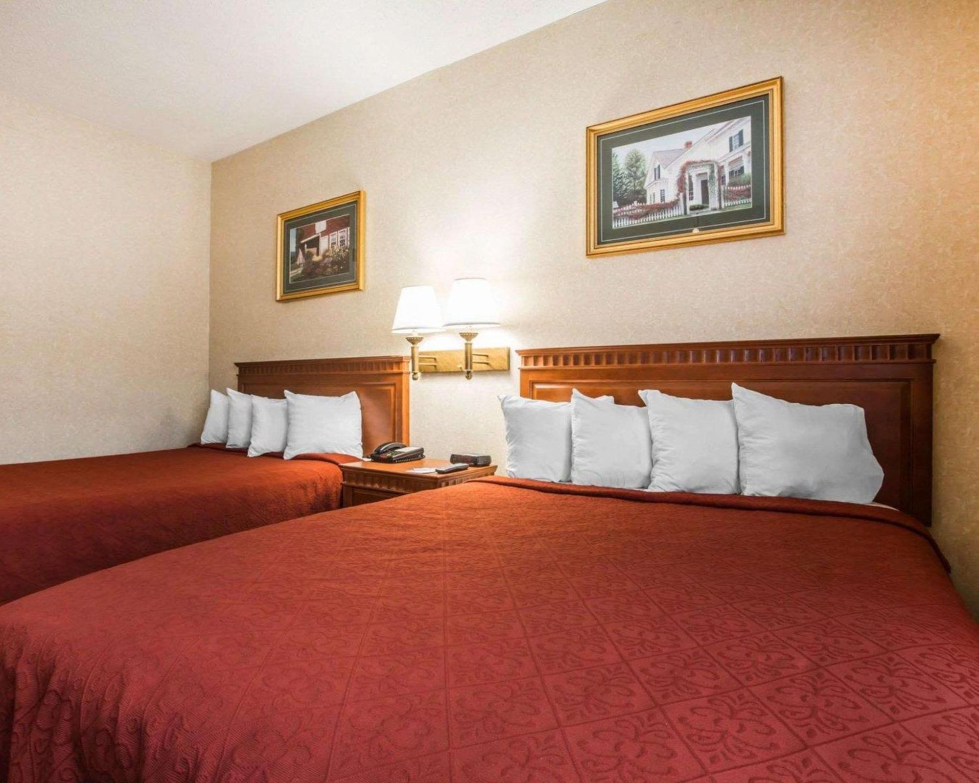 Econo Lodge Glens Falls - Lake George Экстерьер фото