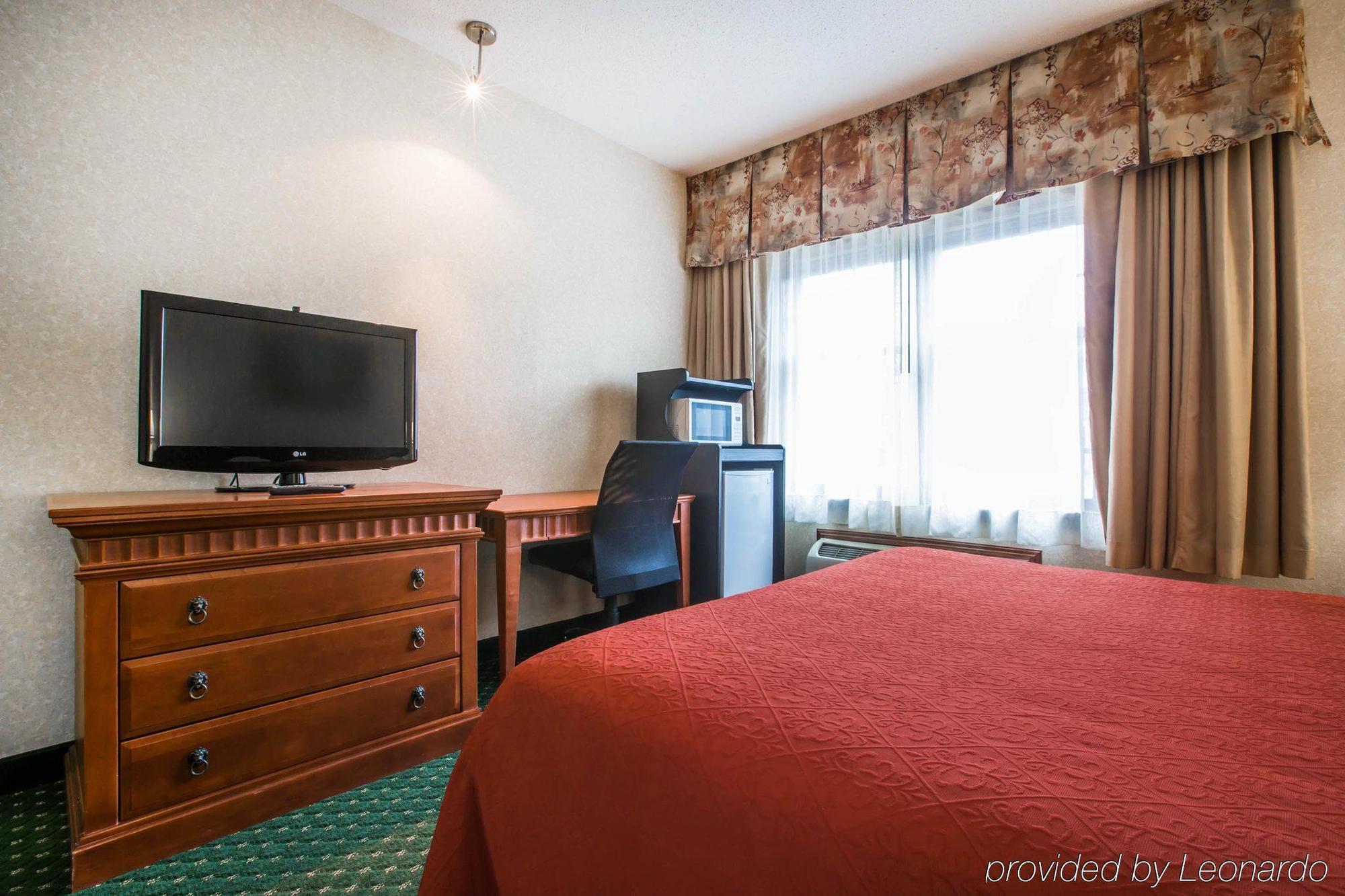 Econo Lodge Glens Falls - Lake George Экстерьер фото