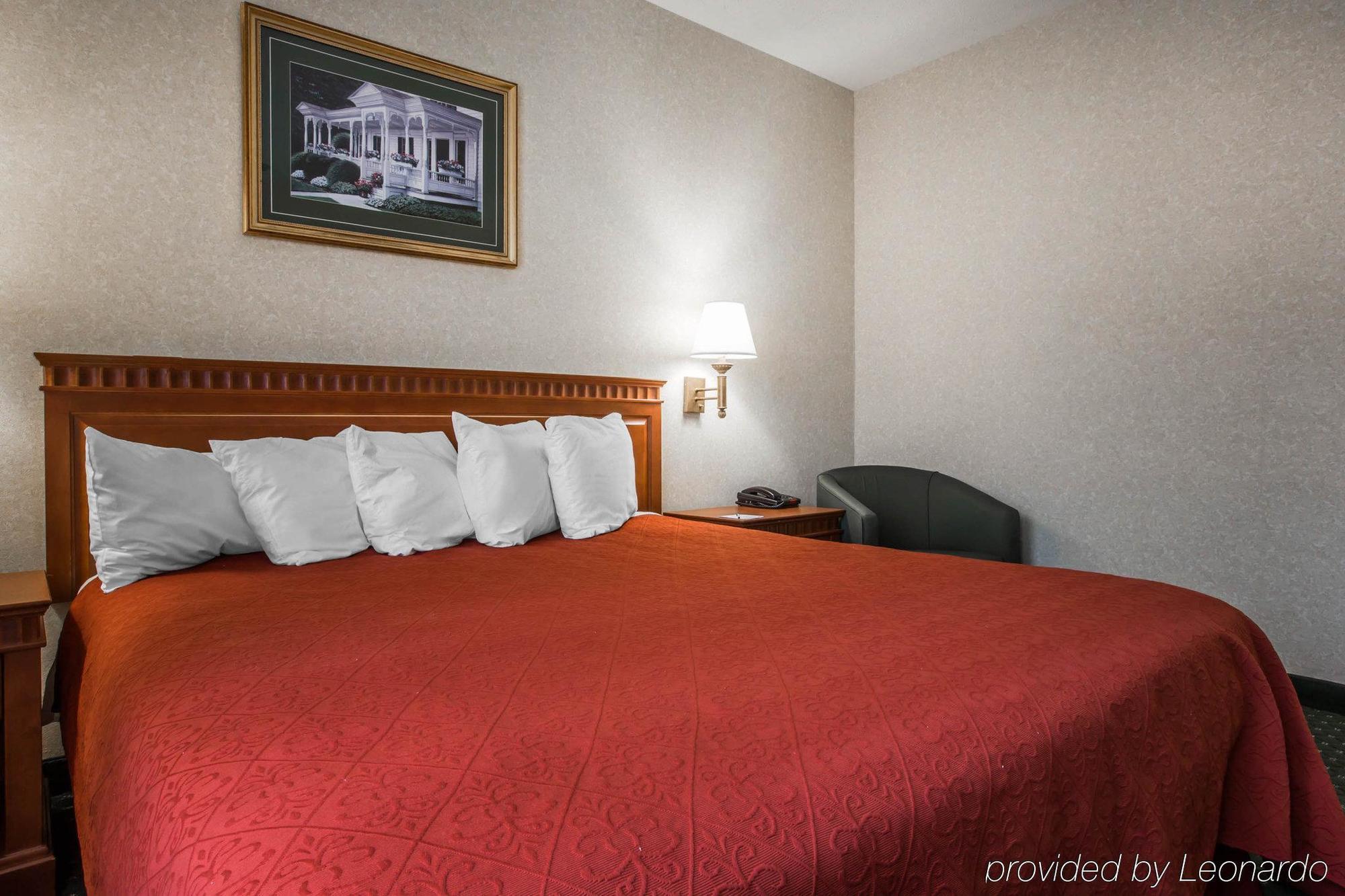 Econo Lodge Glens Falls - Lake George Экстерьер фото