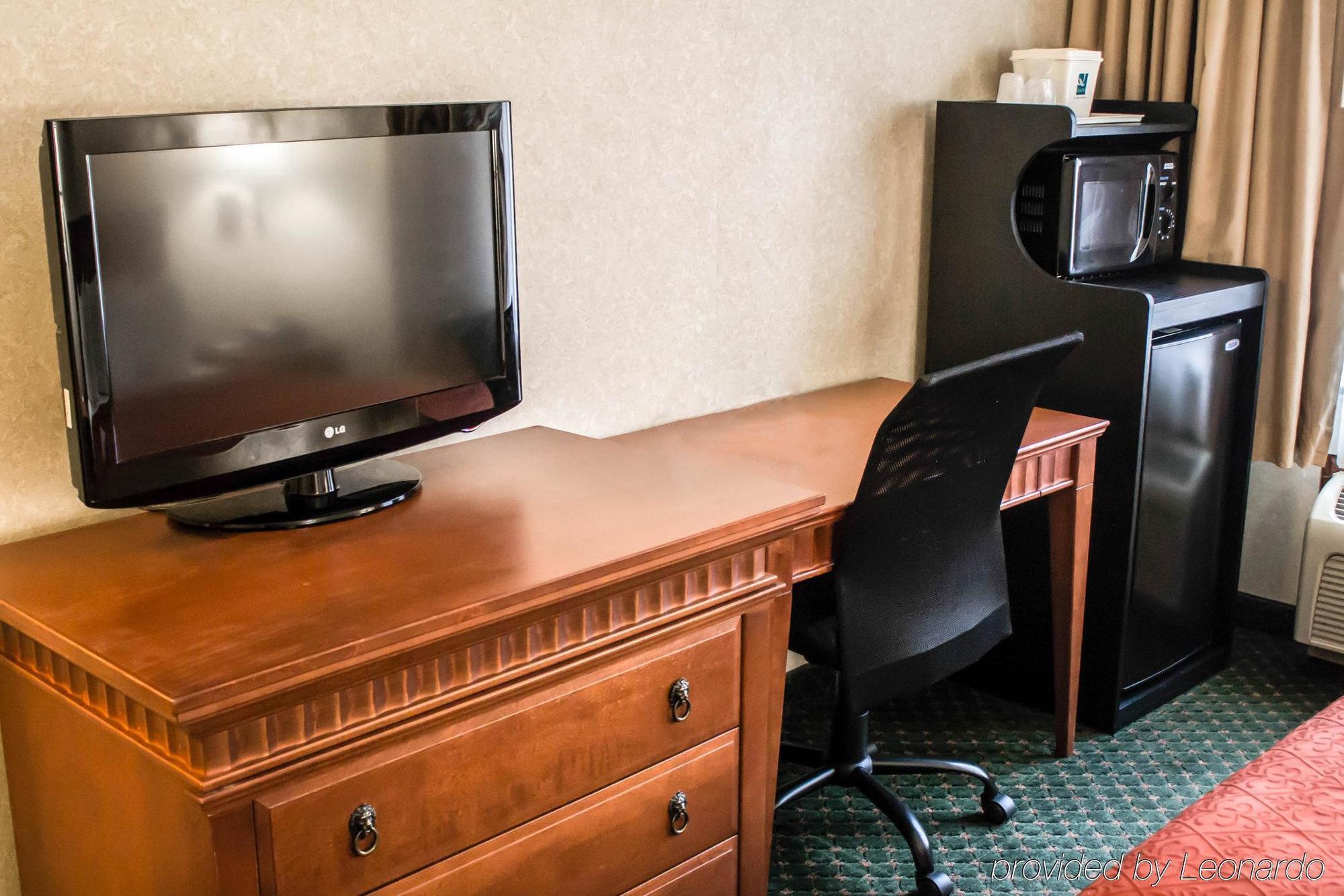 Econo Lodge Glens Falls - Lake George Экстерьер фото