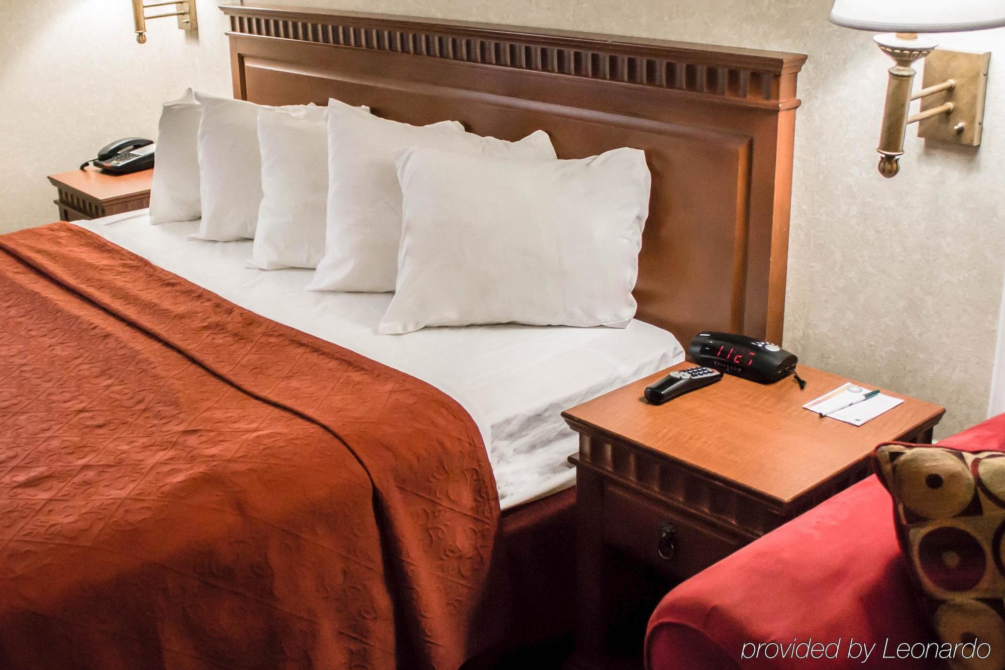 Econo Lodge Glens Falls - Lake George Экстерьер фото