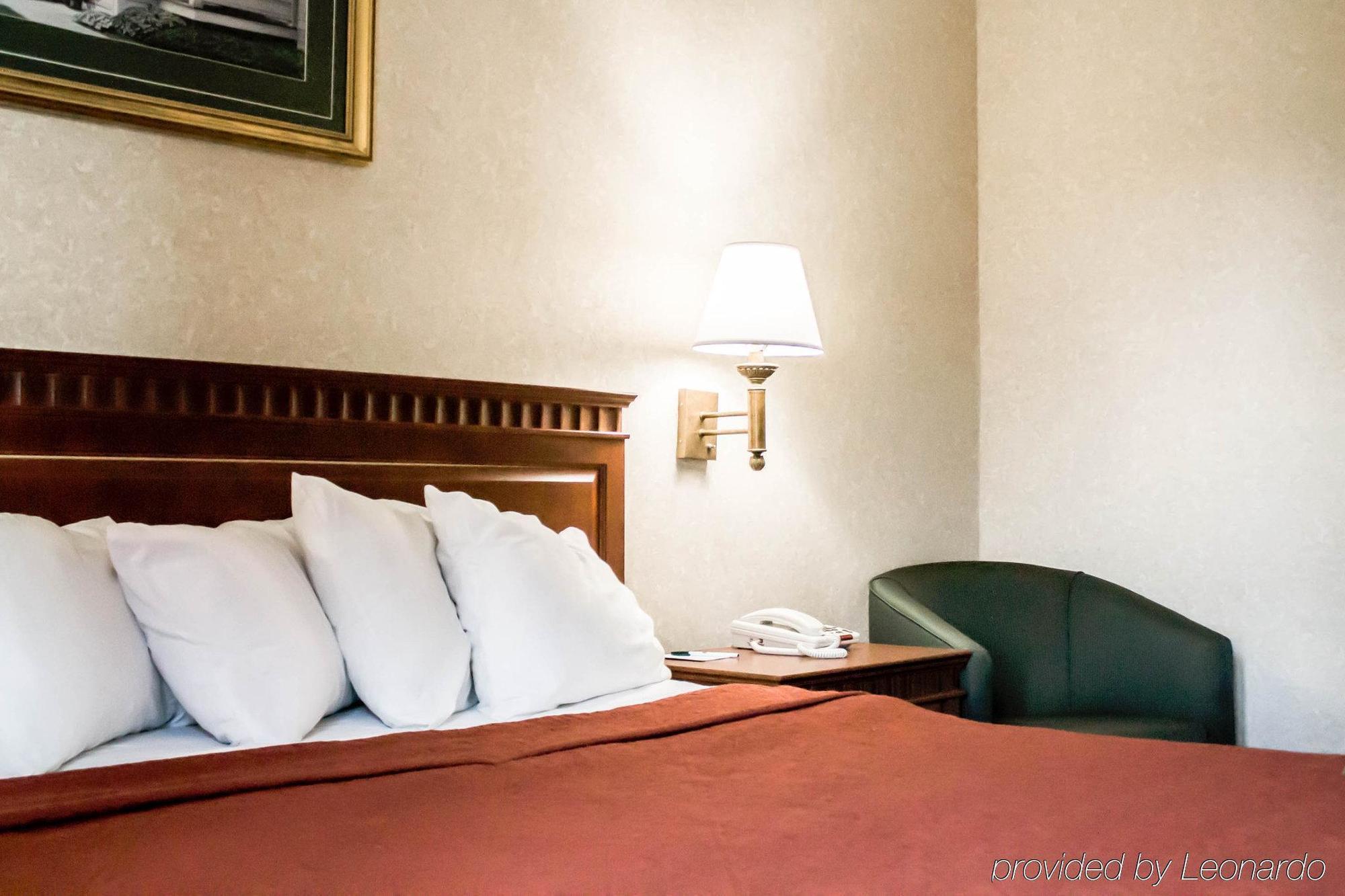 Econo Lodge Glens Falls - Lake George Экстерьер фото