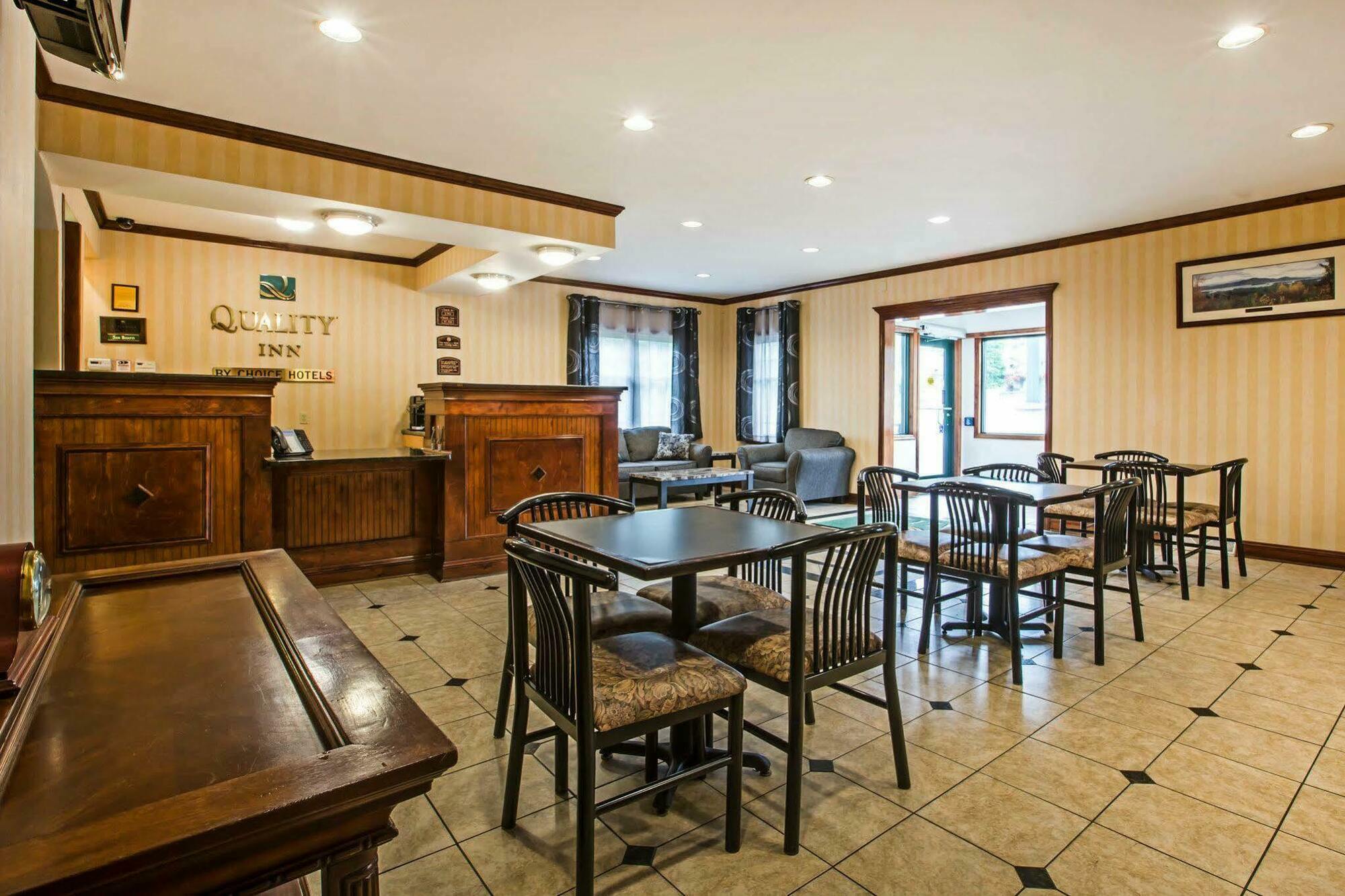 Econo Lodge Glens Falls - Lake George Экстерьер фото