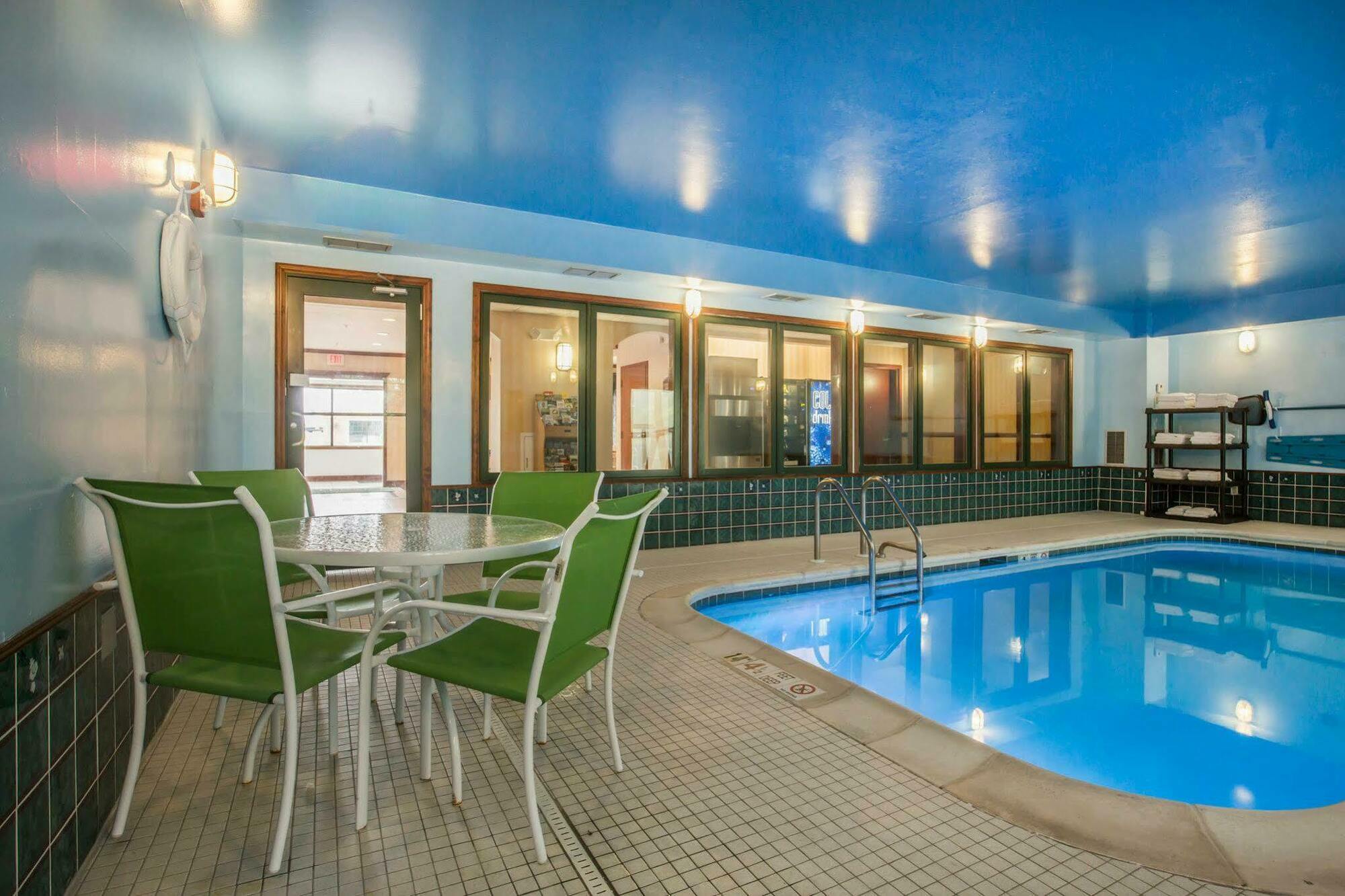 Econo Lodge Glens Falls - Lake George Экстерьер фото