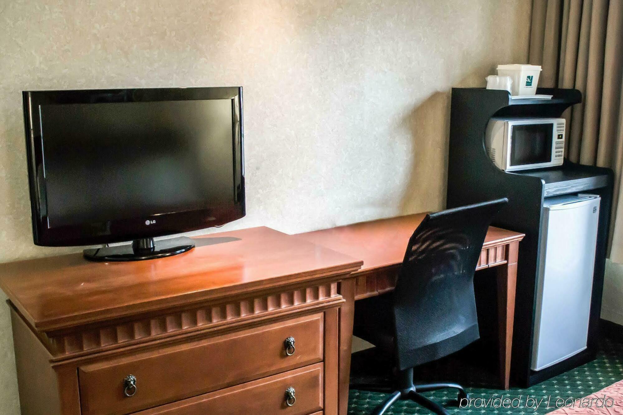 Econo Lodge Glens Falls - Lake George Экстерьер фото